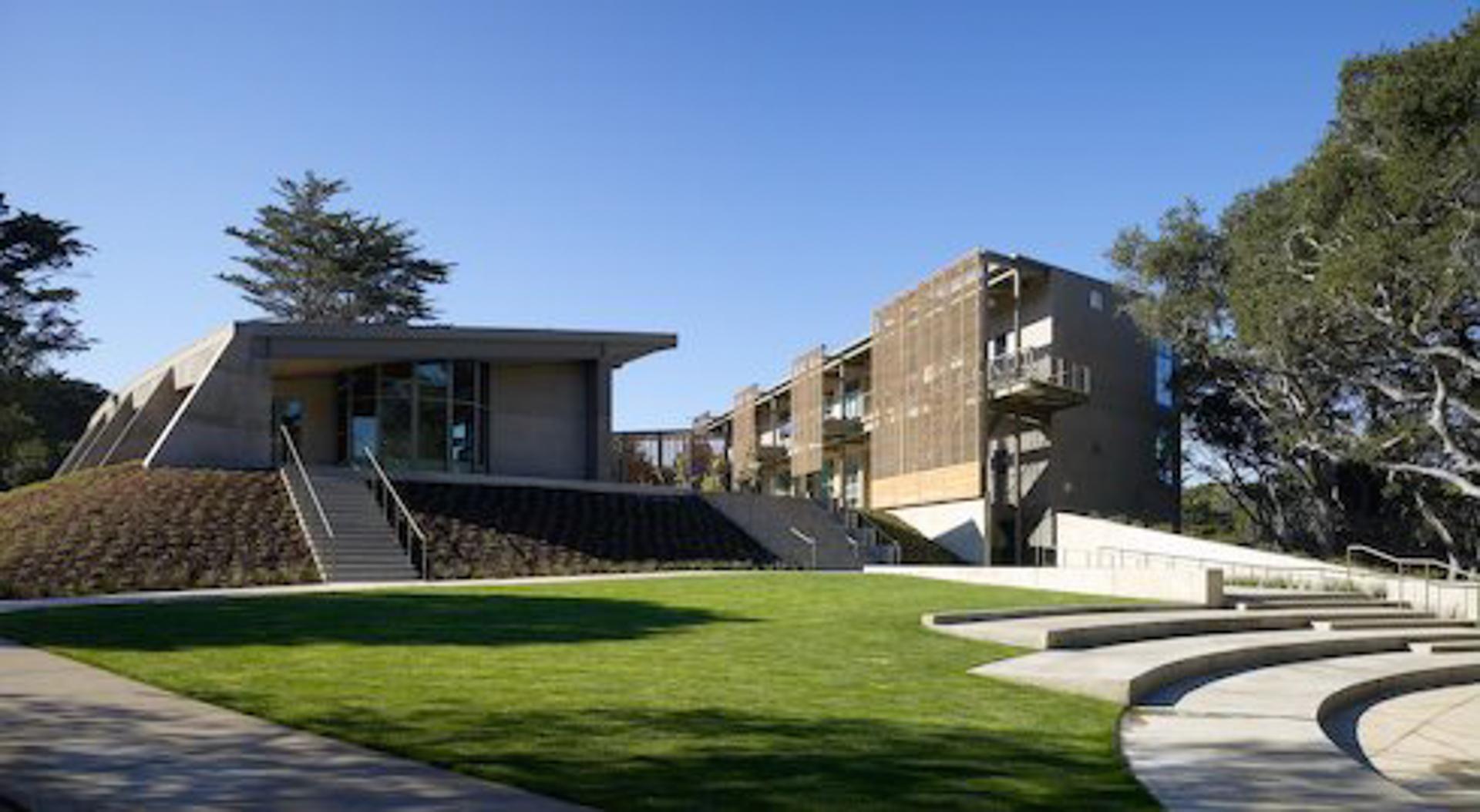 Nueva School, Hillside Complex